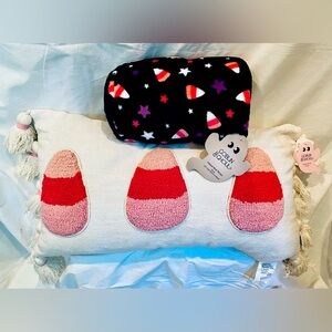 Goblin & Ghoul pink Candy Corn pillow & blanket, brand new with tags!